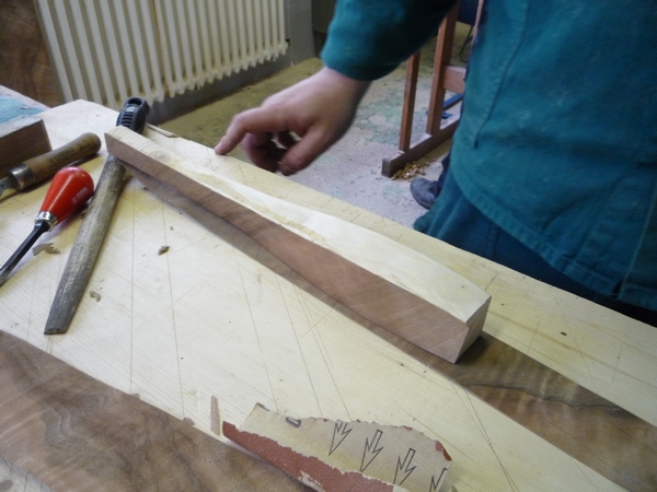 Model stolku s intarzií (3)