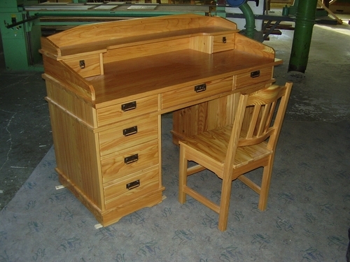 Stůl z masivního dřeva - modřín (33)