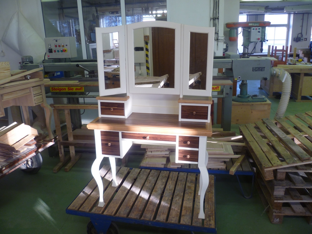 Toaletní stolek (2)