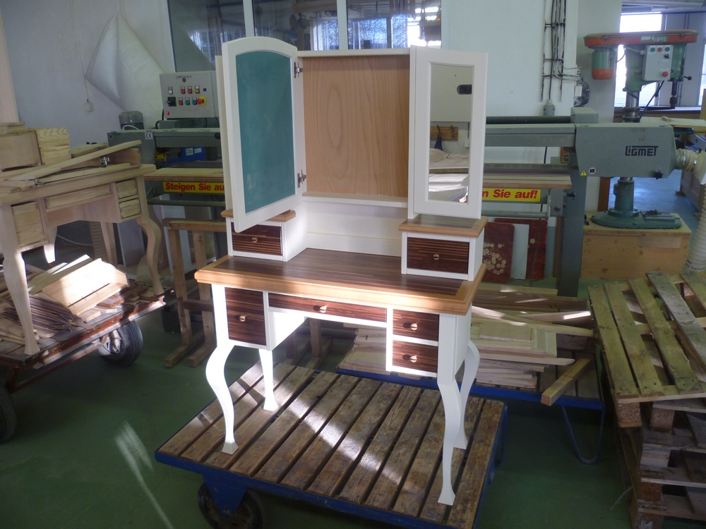 Toaletní stolek (3)