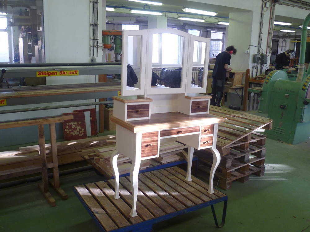 Toaletní stolek (4)