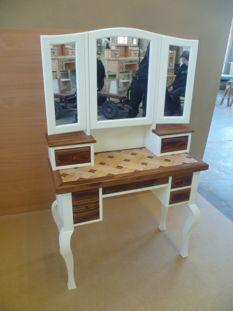 Toaletní stolek (9)