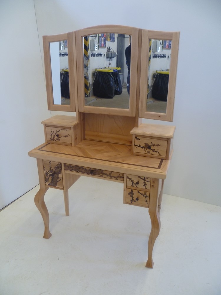 Toaletní stolek (23)