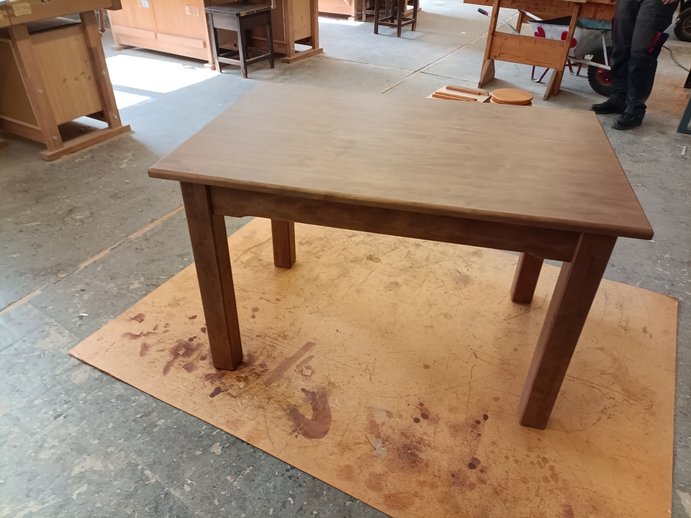 Čalouněné židle a stůl (2)