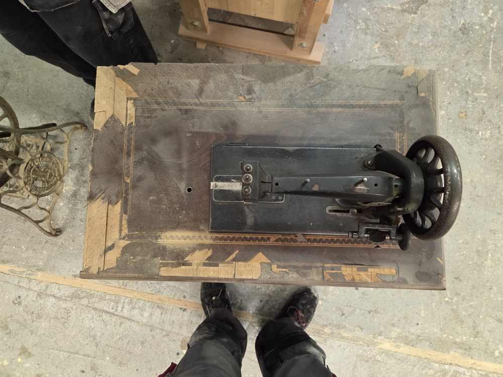 Šicí stroje před opravou (5)