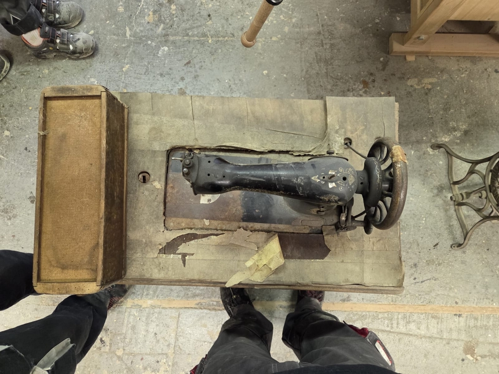 Šicí stroje před opravou (6)