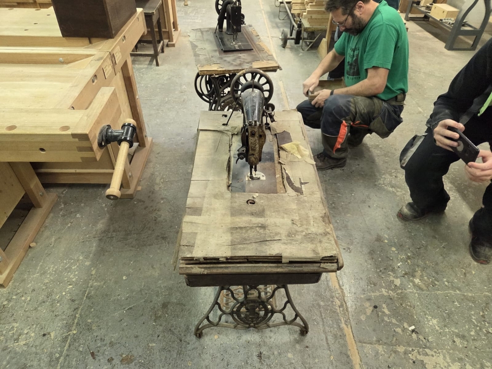 Šicí stroje před opravou (10)