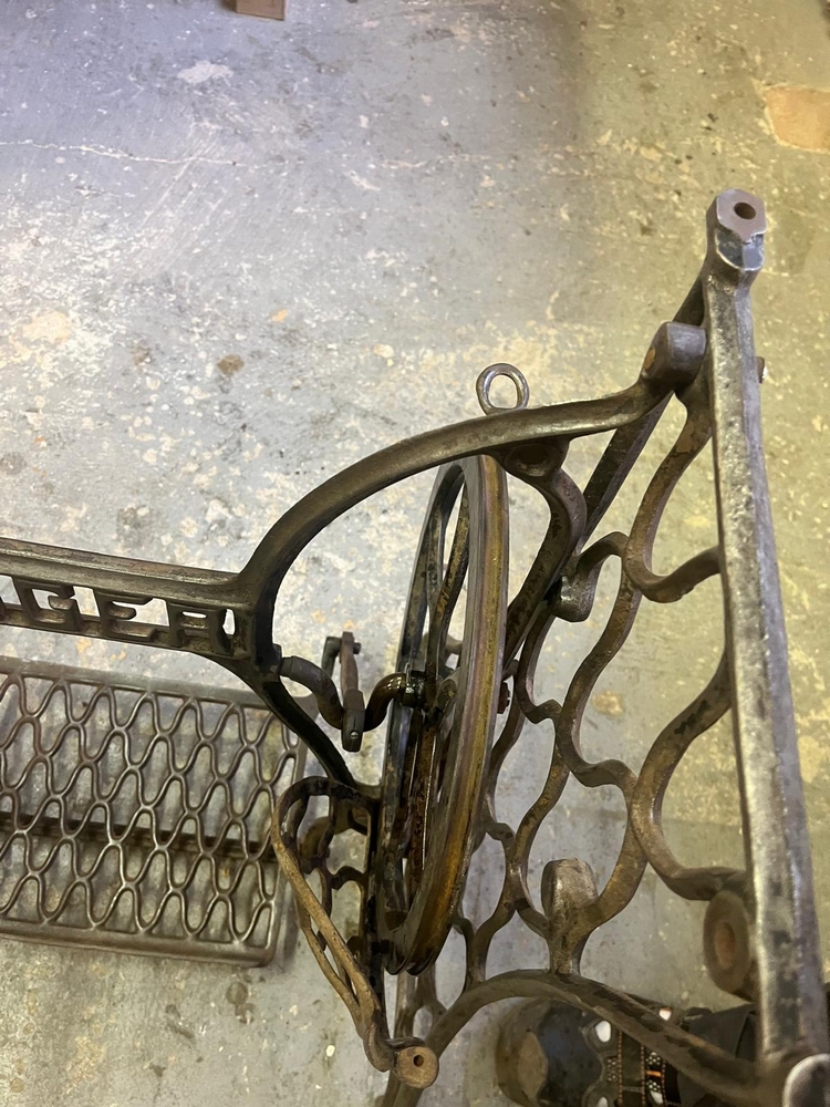 Šicí stroje průběh opravy (24)